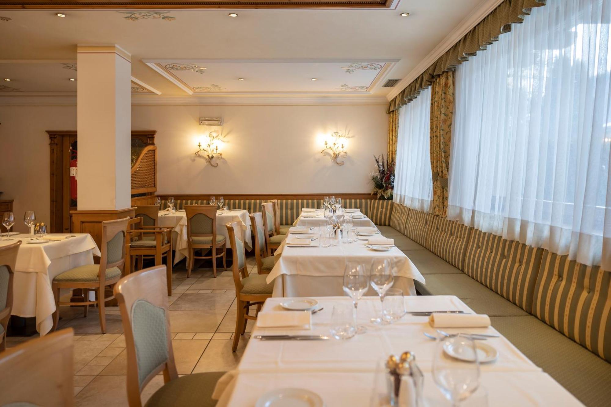 Beverly Alps Hotel & Spa Pinzolo Exterior foto