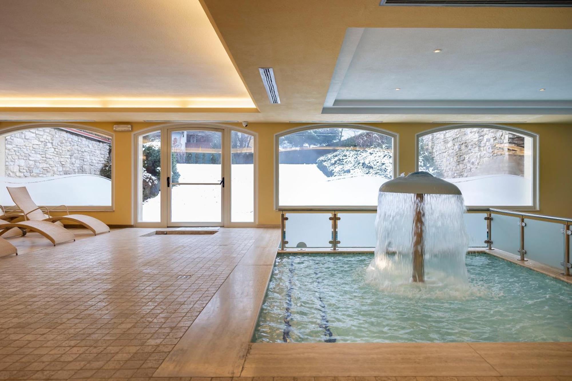 Beverly Alps Hotel & Spa Pinzolo Exterior foto