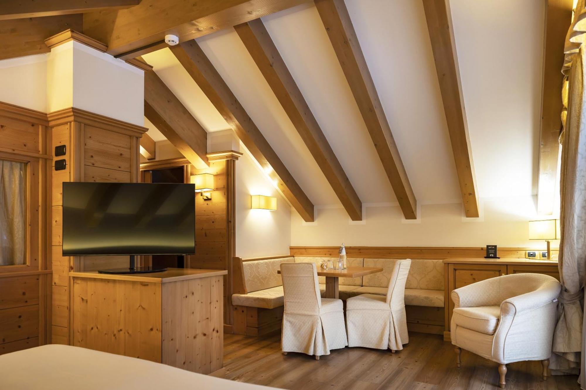 Beverly Alps Hotel & Spa Pinzolo Habitación foto